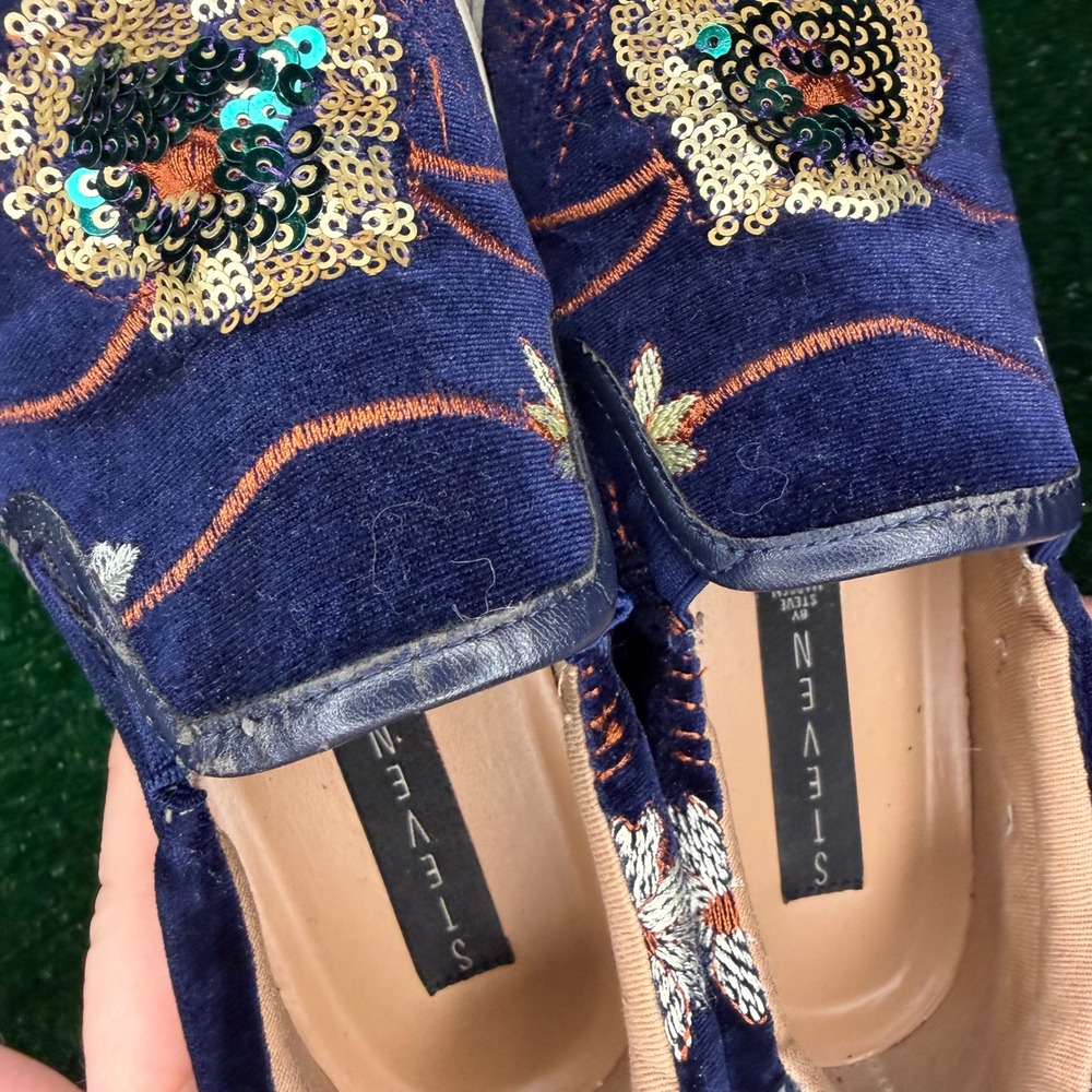 STEVEN by Steve Madden Tatum Navy Velvet Floral Sequin Slip On Sneakers Size 6 - Picture 3 of 8